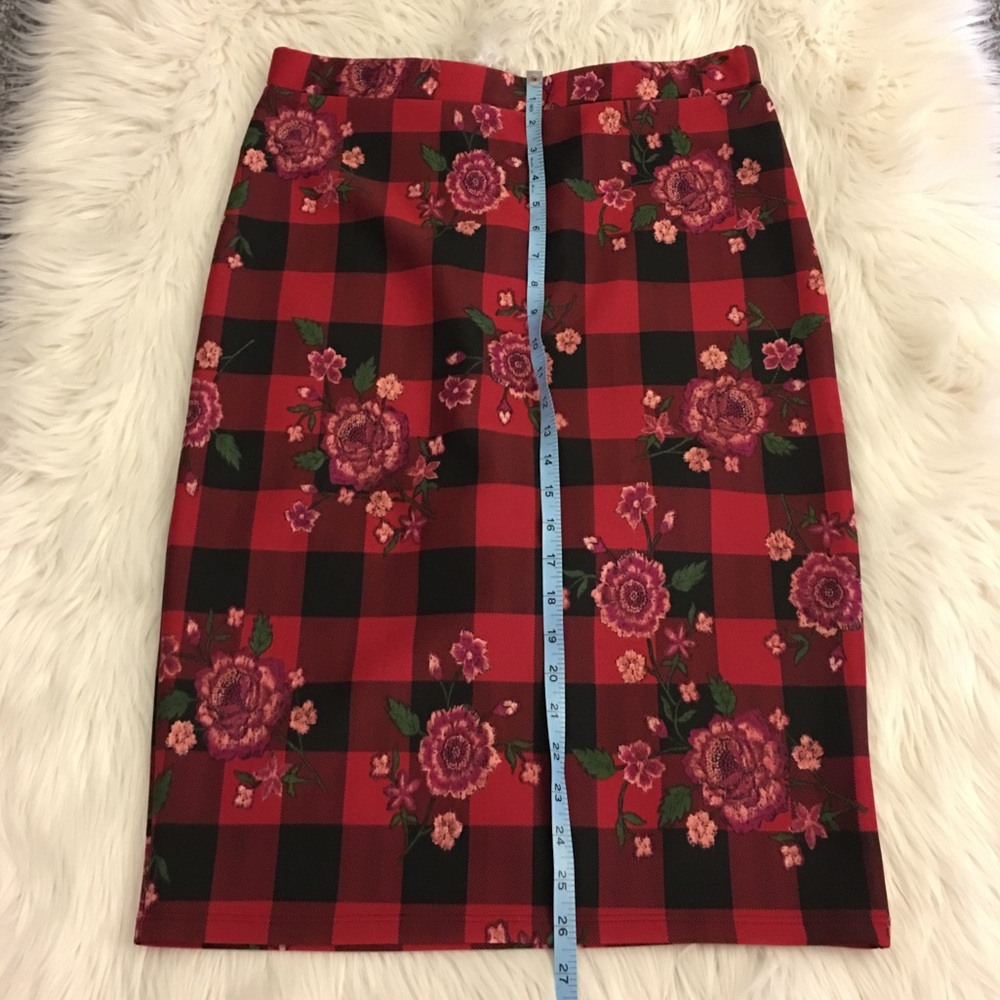 NWT | checked & floral pencil skirt - Picture 6 of 8